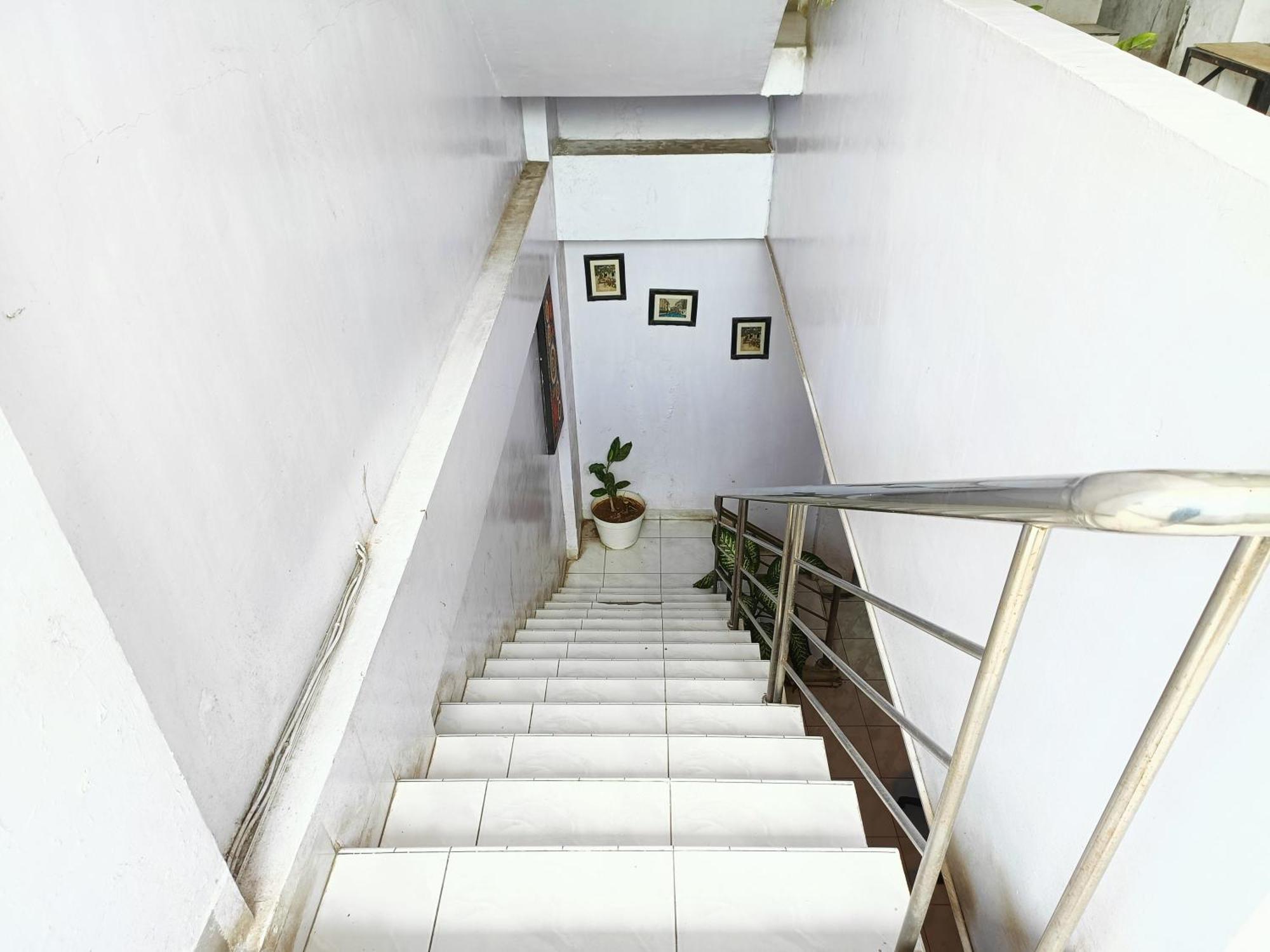 Bumi Merpati Residence Makassar Mitra Reddoorz Eksteriør bilde